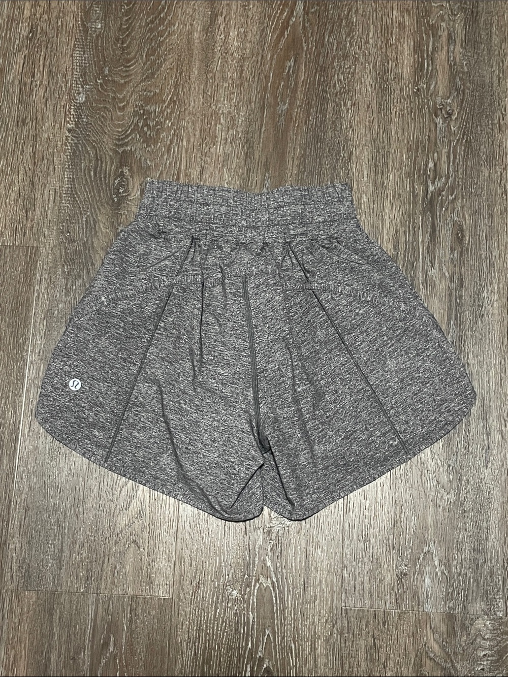 Like New Lululemon Matching Workout Set. Size 2 - Picture 6 of 10
